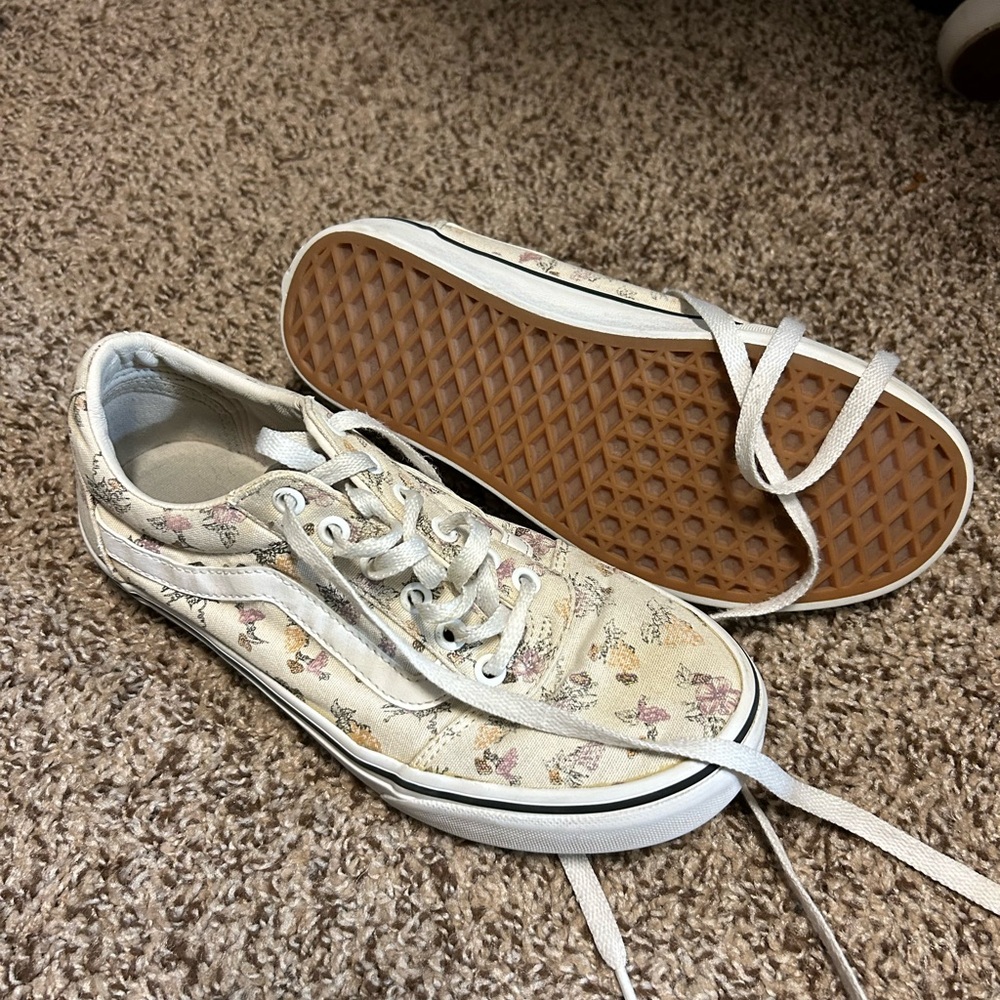 Vans Women's Cream and Purple Floral Sneakers